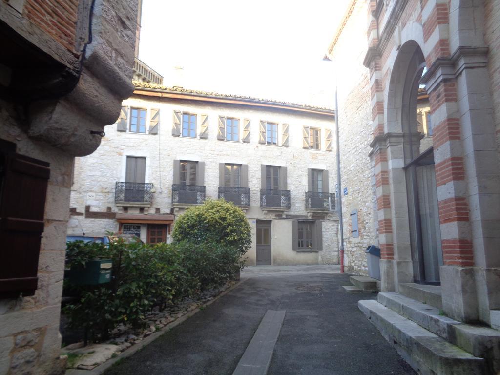 B&B Le Chat Qui Dort Montricoux Exterior photo