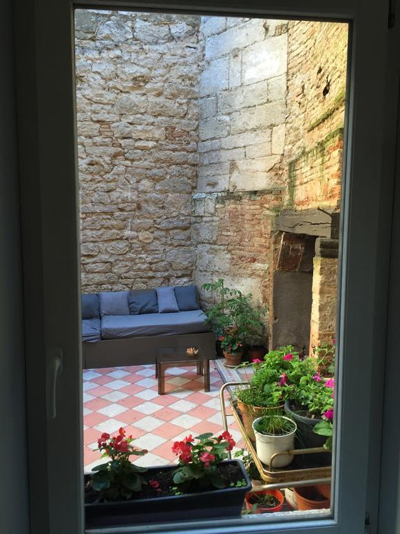 B&B Le Chat Qui Dort Montricoux Exterior photo