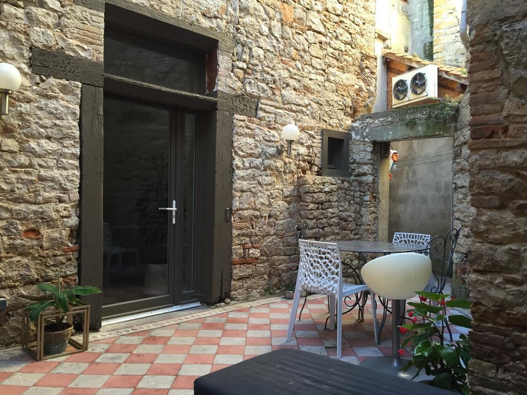 B&B Le Chat Qui Dort Montricoux Exterior photo