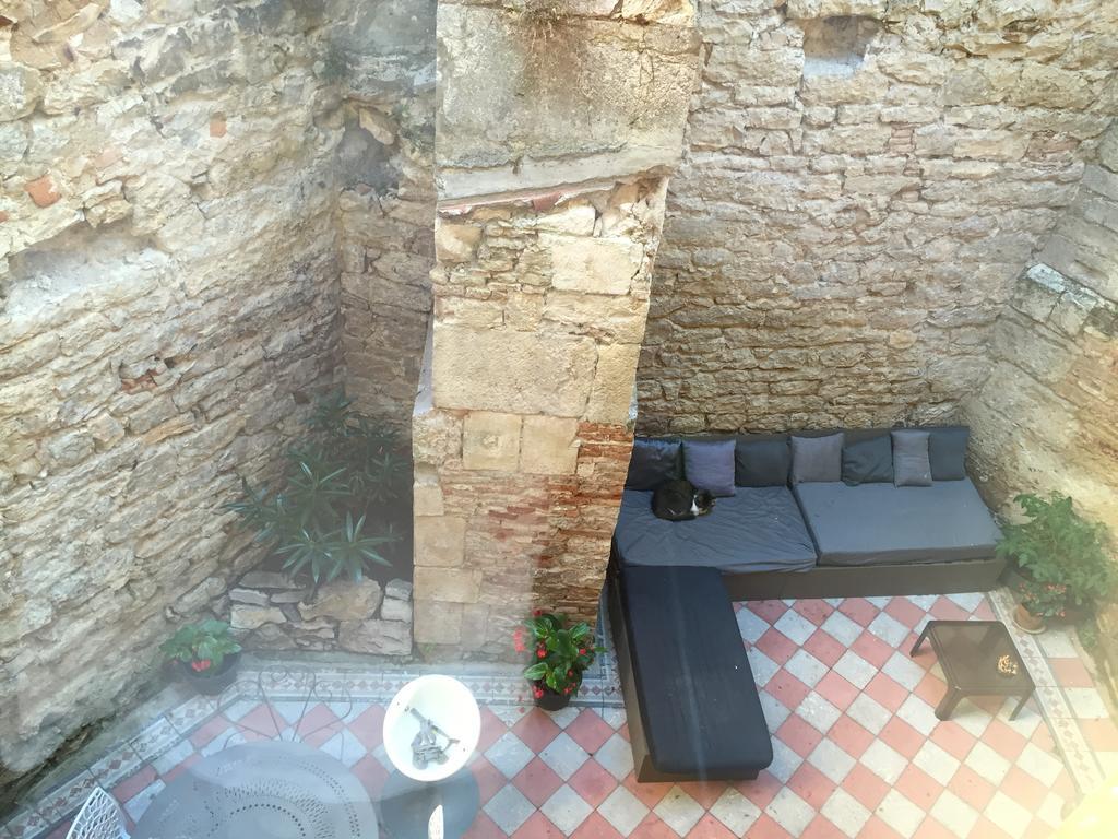 B&B Le Chat Qui Dort Montricoux Exterior photo